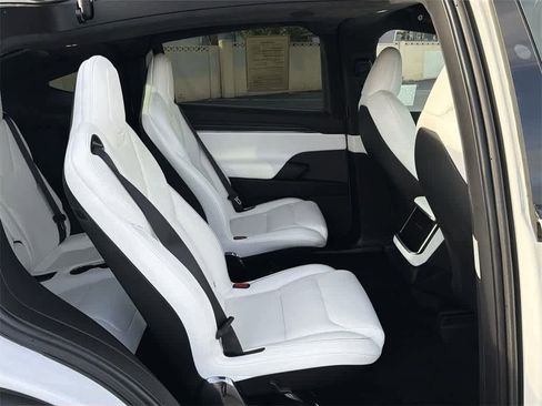 Used 2023 Tesla Model X Plaid image 40