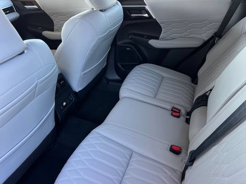 New 2026 Mitsubishi Outlander SEL FWD image 13