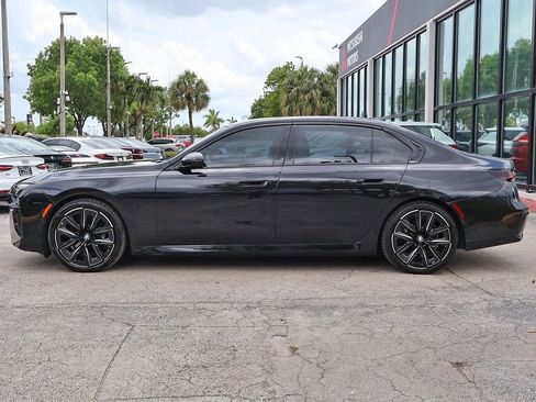 Used 2025 BMW 740i w/ Premium Package RWD image 20