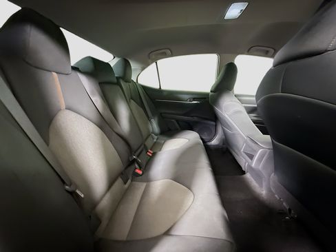 Used 2020 Toyota Camry LE image 26