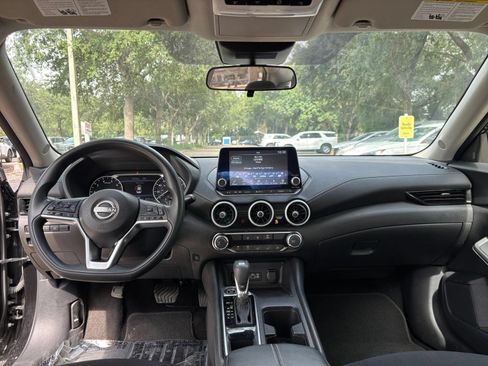 Used 2025 Nissan Sentra SV FWD image 31