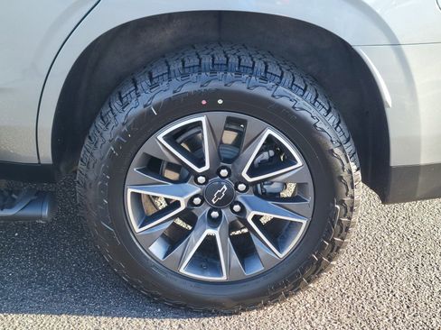 Used 2024 Chevrolet Tahoe Z71 w/ Luxury Package image 14