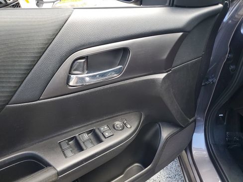 Used 2015 Honda Accord LX image 17