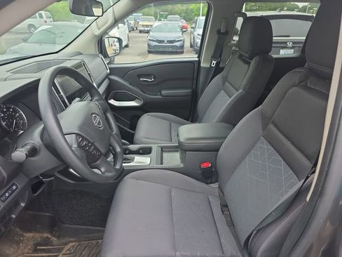 Used 2025 Nissan Frontier SV AWD/4WD image 6