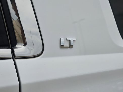 Used 2019 Chevrolet Tahoe LT w/ LT Signature Package RWD image 25