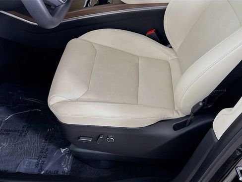 Used 2023 Tesla Model X image 18