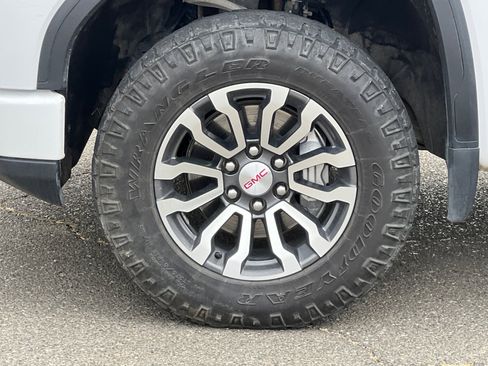 Used 2023 GMC Sierra 1500 AT4 image 26