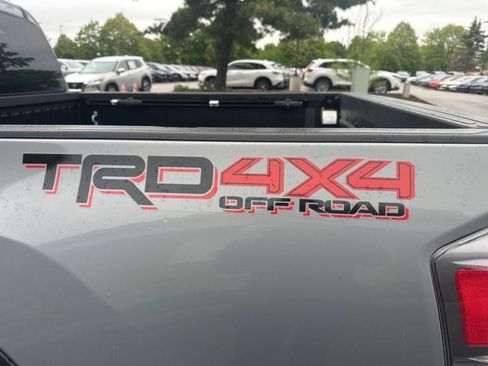 Used 2021 Toyota Tacoma TRD Off-Road AWD/4WD image 5