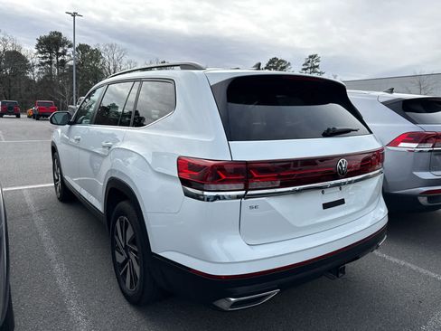 Used 2024 Volkswagen Atlas SE image 4