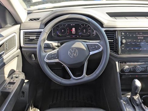 Used 2023 Volkswagen Atlas SE w/ Black Wheel Package image 18