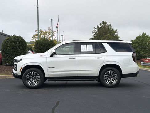 Used 2025 Chevrolet Tahoe Z71 w/ Comfort Package AWD/4WD image 13
