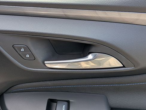 Used 2025 Buick Envista Sport Touring image 33