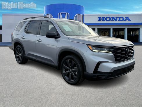 Certified 2025 Honda Pilot Sport image 10
