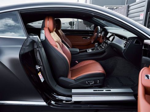 Used 2020 Bentley Continental GT image 25