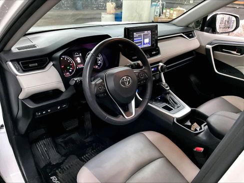 Used 2019 Toyota RAV4 XLE Premium w/ Cold Weather Package image 16