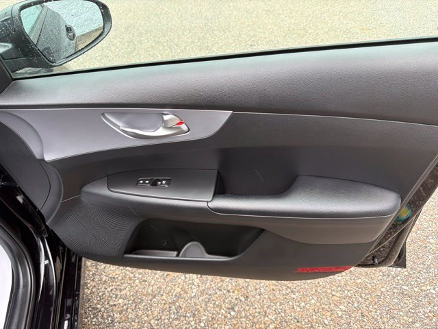 Used 2022 Kia Forte LXS FWD image 20