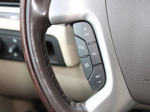 Used 2007 Cadillac Escalade AWD w/ Information Package image 24