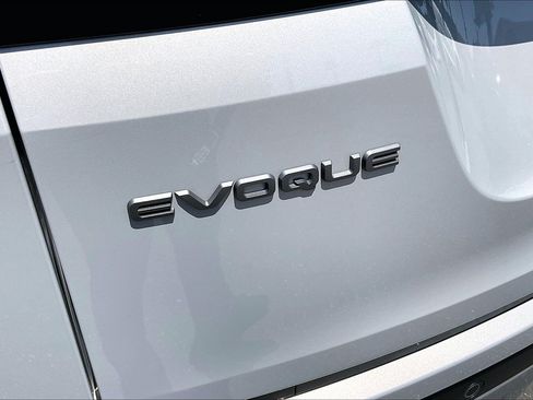 Used 2026 Land Rover Range Rover Evoque S AWD/4WD image 9