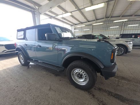 Used 2023 Ford Bronco 4-Door image 2
