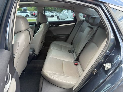 Used 2017 Honda Civic Touring image 22