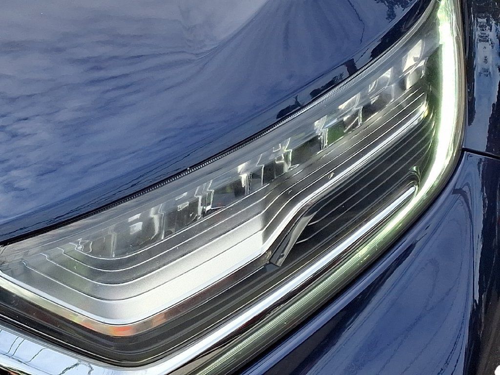 Used 2018 Honda CR-V Touring image 10