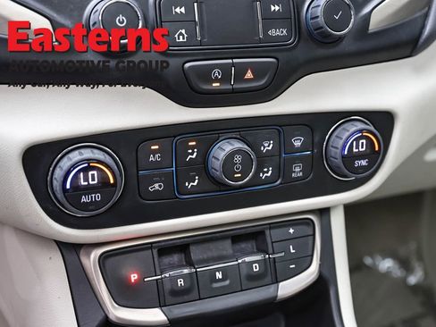 Used 2022 GMC Terrain Denali w/ Denali Premium Package AWD/4WD image 21