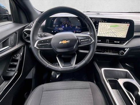 Used 2025 Chevrolet Equinox LT FWD image 7