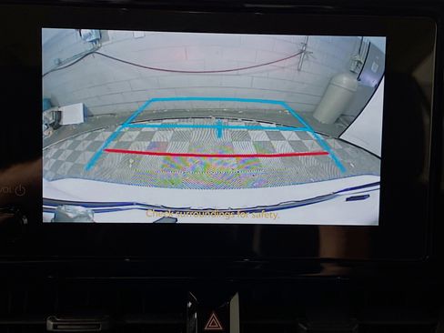 Used 2025 Toyota Corolla LE image 27