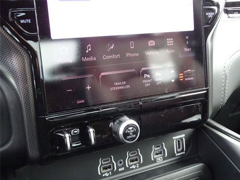 Used 2025 RAM 1500 Limited image 33