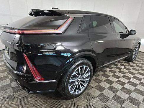 Used 2024 Cadillac Lyriq Sport AWD/4WD image 3