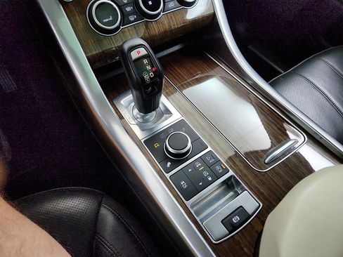 Used 2016 Land Rover Range Rover Sport HSE image 19