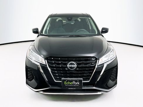 Used 2024 Nissan Kicks S image 2