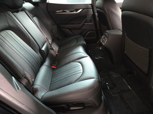 Used 2019 Maserati Levante AWD/4WD image 19