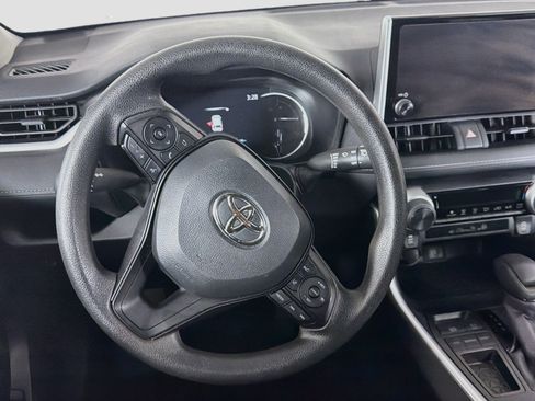 Used 2025 Toyota RAV4 LE FWD image 17