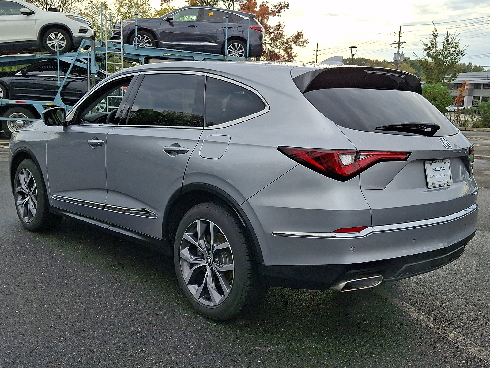 Certified 2024 Acura MDX w/ Technology Package AWD/4WD image 4