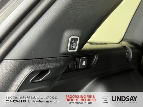 New 2025 Jeep Grand Cherokee Laredo image 9