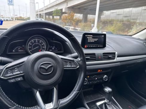 Used 2017 MAZDA MAZDA3 Touring w/ Popular Equipment Package image 16