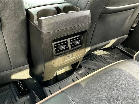 Used 2024 GMC Canyon Denali AWD/4WD image 11