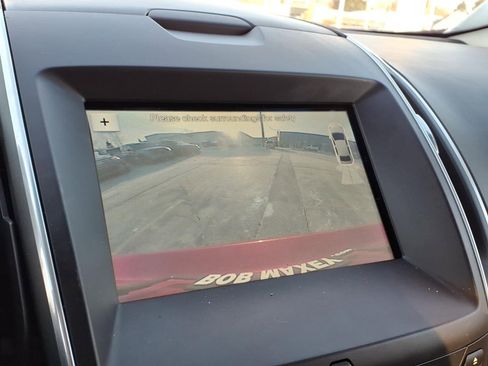 Used 2016 Ford Edge Titanium w/ Technology Package image 21