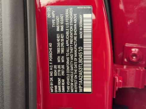 Certified 2026 Porsche Macan AWD/4WD image 21