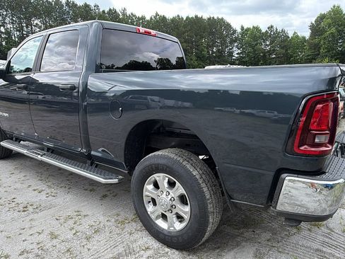 Used 2026 RAM 2500 Big Horn AWD/4WD image 10