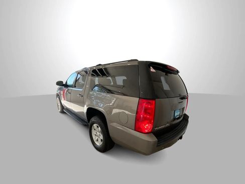 Used 2013 GMC Yukon XL SLT w/ SLT-2 Equipment Package AWD/4WD image 6