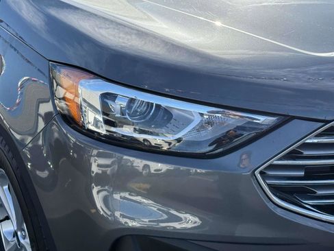 Used 2022 Ford Edge SE image 8