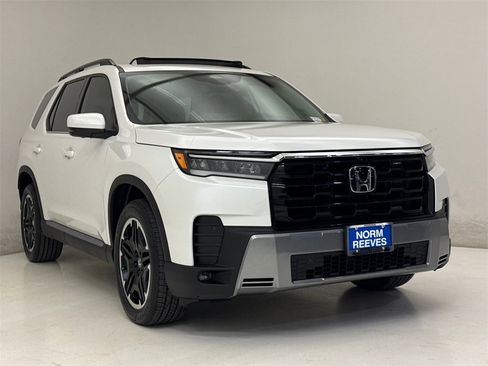 New 2026 Honda Pilot Touring image 4