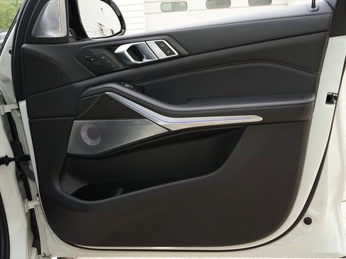 Used 2023 BMW X7 M60i image 27