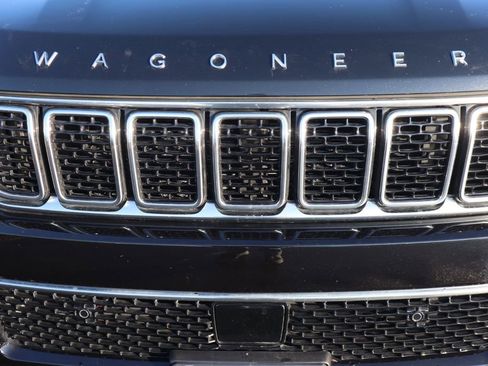 Used 2025 Jeep Wagoneer L Series II w/ 8-pass Seating Package image 23