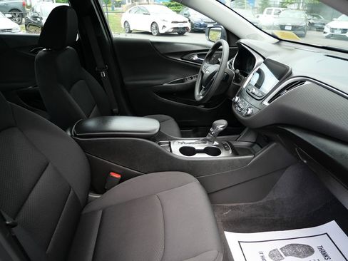 Used 2023 Chevrolet Malibu LS FWD image 18