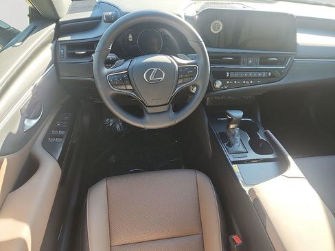 Used 2025 Lexus ES 350 w/ Premium Package image 12