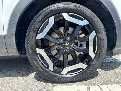 Used 2025 Kia Telluride S FWD image 9