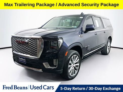 Used 2023 GMC Yukon XL Denali w/ Advanced Technology Package AWD/4WD image 3